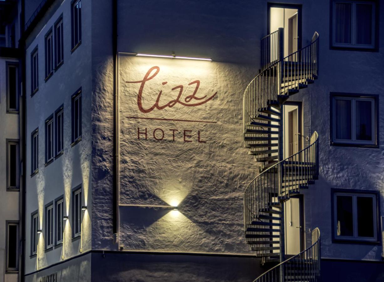 Lizz 3* Munich
